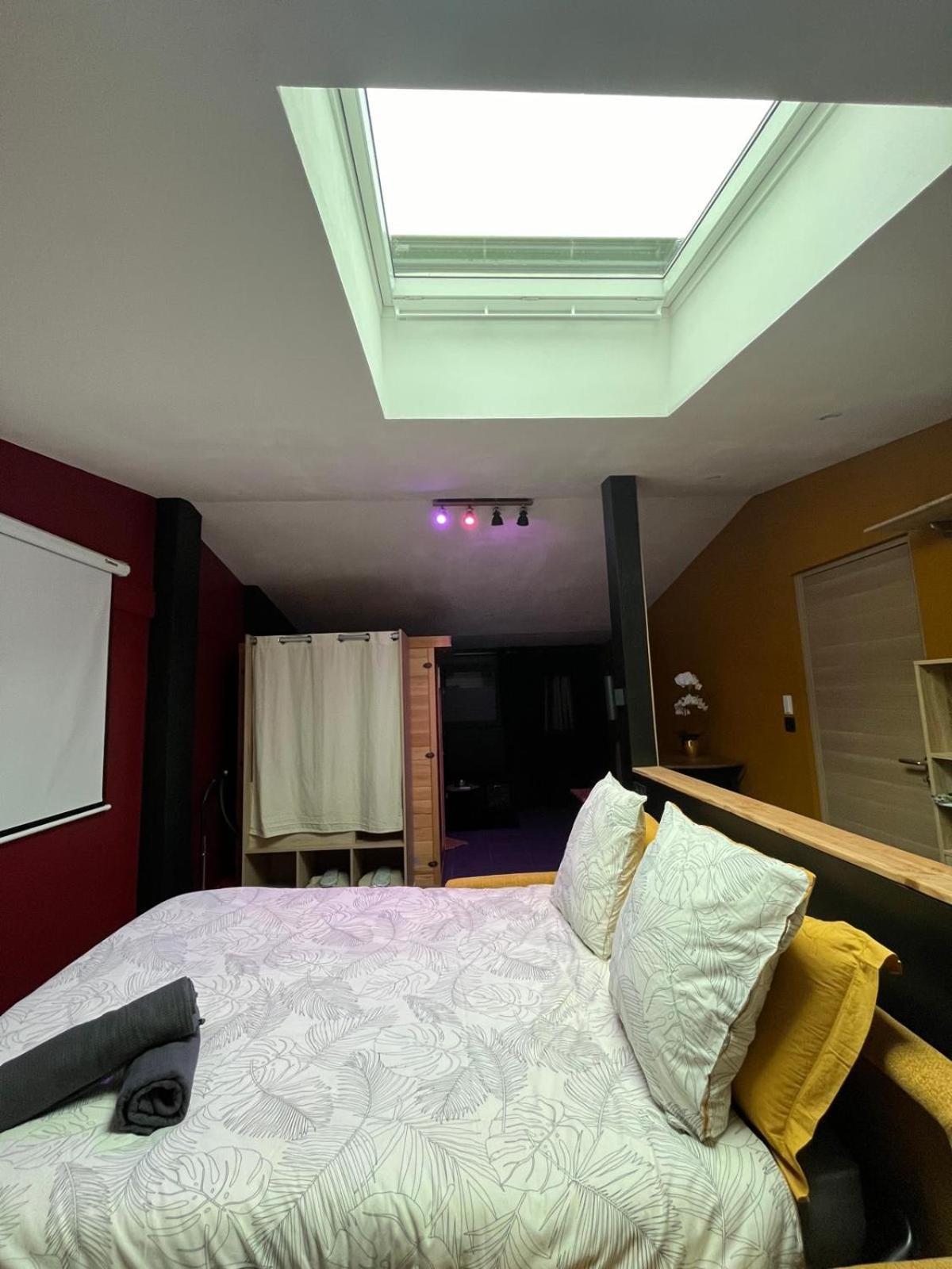 Suite Avec Sauna 36M² Niort Exterior foto